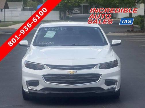 Summit White 2017 Chevrolet Malibu 1LT