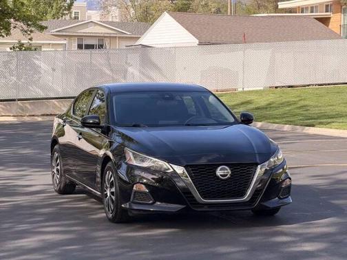 Super Black 2020 Nissan Altima S FWD