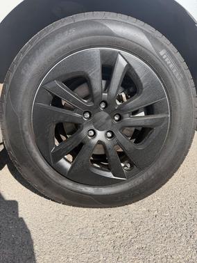 White 2018 Toyota Prius Two