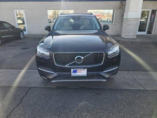 2018 Volvo XC90 T6 Momentum