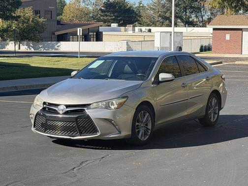 Tan 2017 Toyota Camry SE