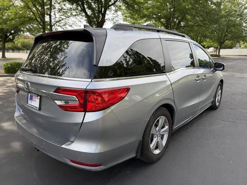 Gray 2018 Honda Odyssey EX-L
