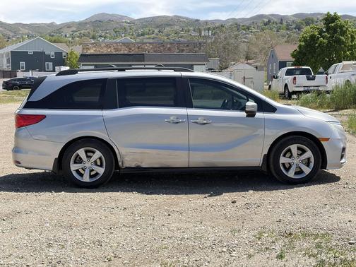 Gray 2018 Honda Odyssey EX-L