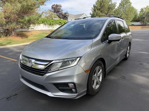 Gray 2018 Honda Odyssey EX-L