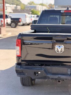 Diamond Black Crystal Pearlcoat 2019 RAM 1500 Tradesman