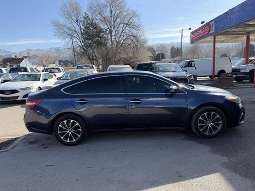 Parisian Night Pearl 2018 Toyota Avalon XLE