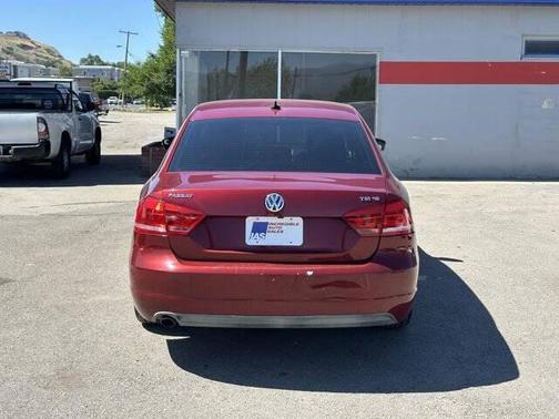 2015 Volkswagen Passat 1.8T Auto SE