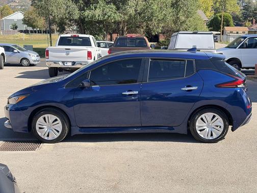 Deep Blue Pearl 2025 Nissan Leaf S