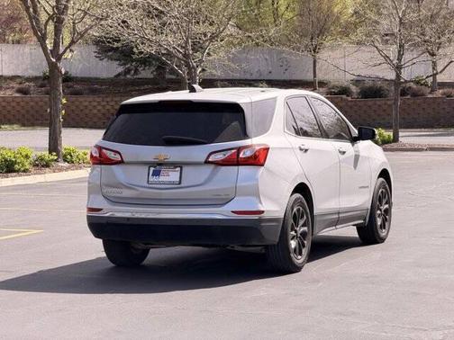 Silver Ice Metallic 2019 Chevrolet Equinox 1LT
