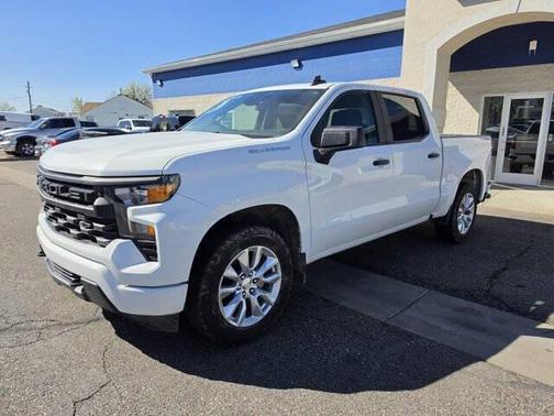 Summit White 2022 Chevrolet Silverado 1500 Custom