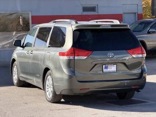 2011 Toyota Sienna XLE