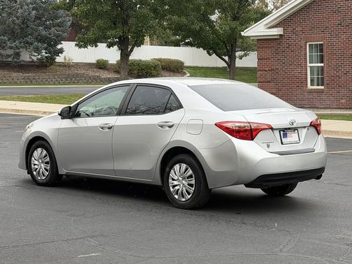 Classic Silver Metallic 2017 Toyota Corolla L
