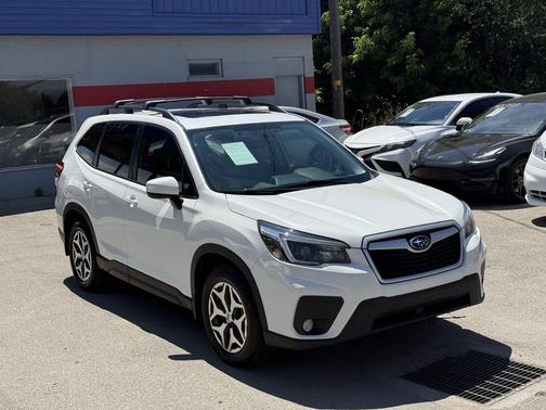Crystal White Pearl 2021 Subaru Forester Premium