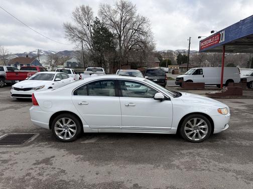 Ice White 2012 Volvo S80 3.0L