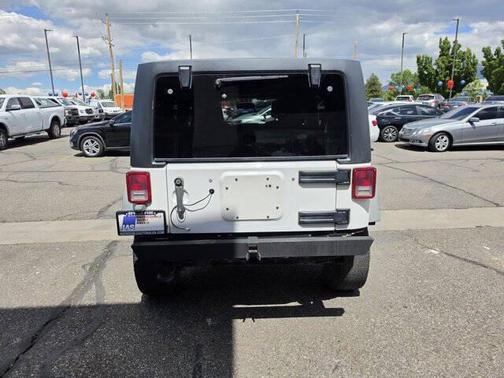 Bright White Clearcoat 2014 Jeep Wrangler Unlimited Sport