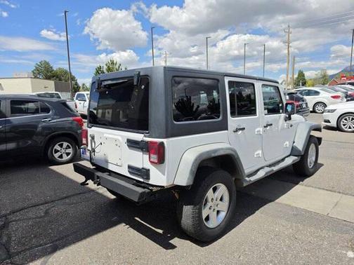 Bright White Clearcoat 2014 Jeep Wrangler Unlimited Sport