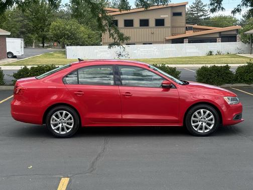 Tornado Red 2012 Volkswagen Jetta SE