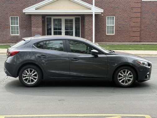 Meteor Gray Mica 2016 Mazda Mazda3 i Grand Touring