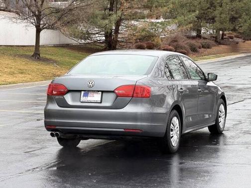 Platinum Gray Metallic 2013 Volkswagen Jetta S