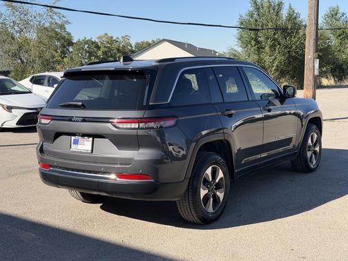 Baltic Gray Metallic Clearcoat 2023 Jeep Grand Cherokee 4xe Base