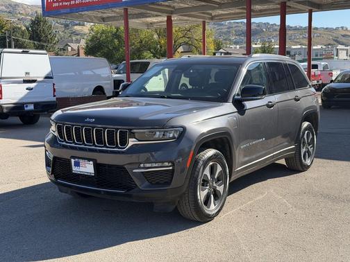 Baltic Gray Metallic Clearcoat 2023 Jeep Grand Cherokee 4xe Base