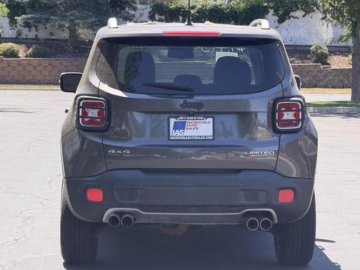 Granite Crystal Metallic Clearcoat 2016 Jeep Renegade Limited