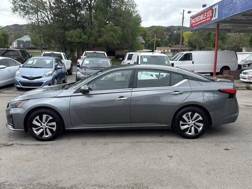 Gun Metallic 2023 Nissan Altima S FWD