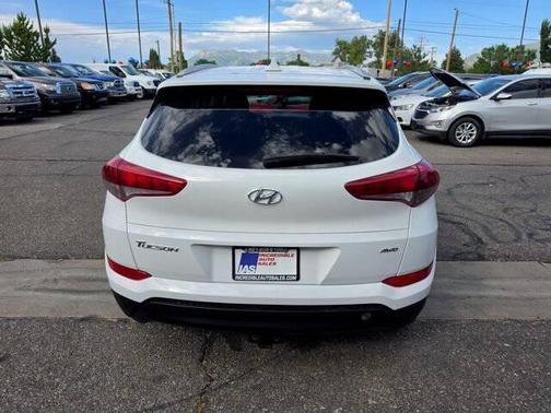 Dazzling White 2018 Hyundai TUCSON SEL