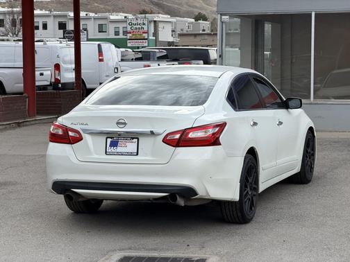 Pearl White 2016 Nissan Altima 2.5 S