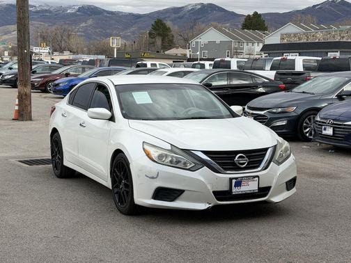 Pearl White 2016 Nissan Altima 2.5 S