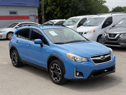 Hyper Blue 2017 Subaru Crosstrek 2.0i Premium