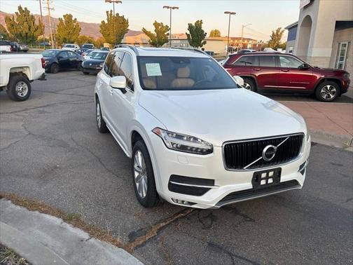 2018 Volvo XC90 T6 Momentum