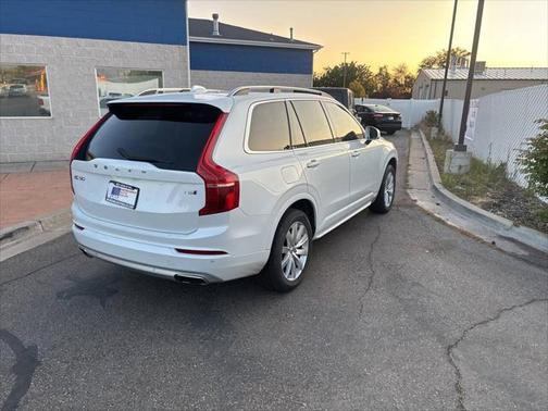 2018 Volvo XC90 T6 Momentum