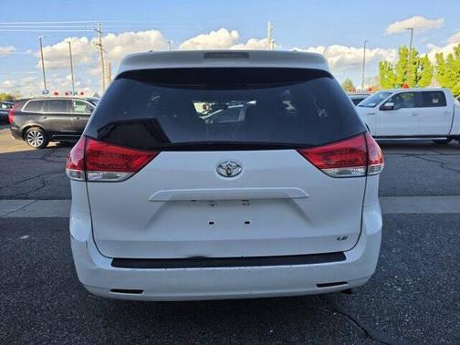 Super White 2012 Toyota Sienna LE
