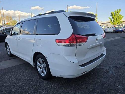 Super White 2012 Toyota Sienna LE