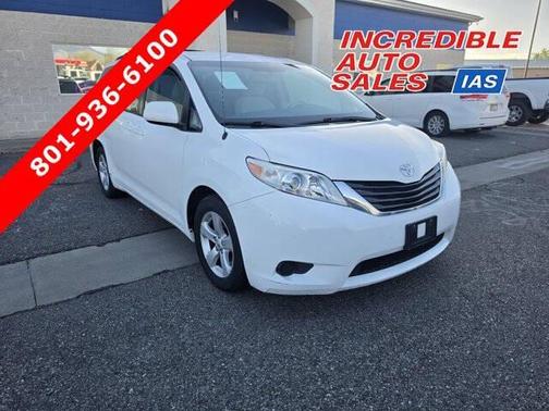 Super White 2012 Toyota Sienna LE