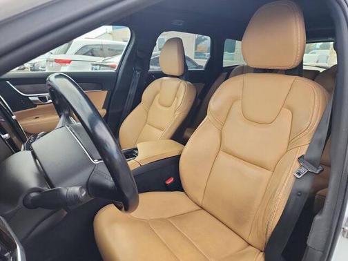 2018 Volvo V90 Cross Country T6