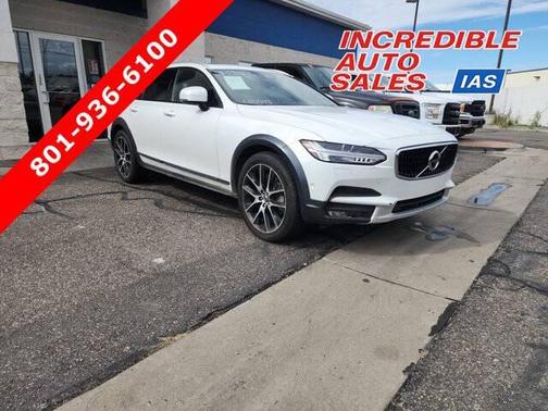 2018 Volvo V90 Cross Country T6