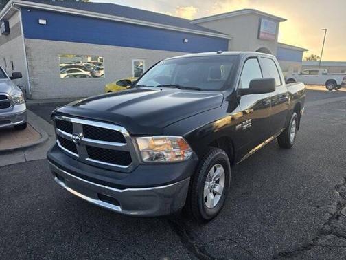Brilliant Black Crystal Pearlcoat 2017 RAM 1500 Tradesman