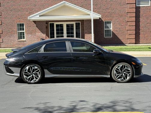 Onyx Black 2023 Hyundai IONIQ 6 SEL