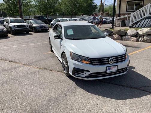 2017 Volkswagen Passat 1.8T R-Line w/Comfort