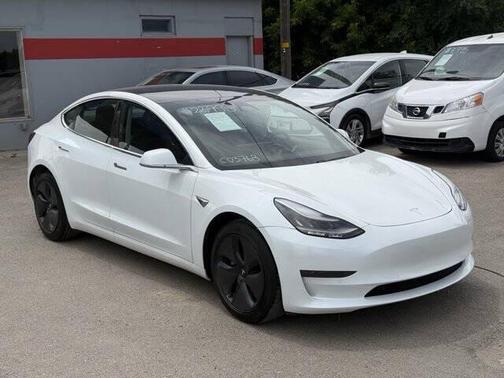Pearl White Multi-Coat 2020 Tesla Model 3 Standard Range
