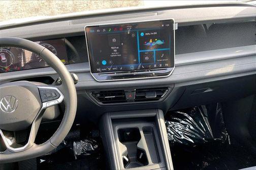 pure white 2026 Volkswagen Tiguan 2.0T SE