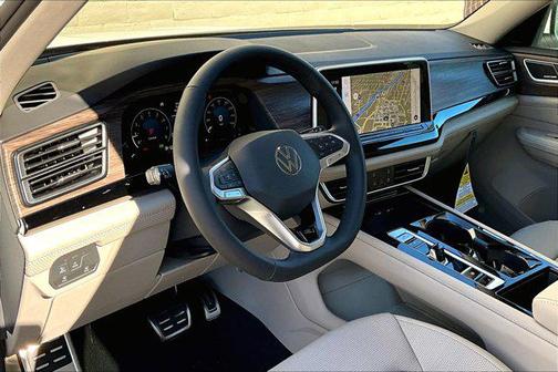 2025 Volkswagen Atlas 2.0T SEL Premium R-Line 4MOTION