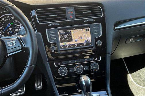 2016 Volkswagen Golf R 2.0T DSG