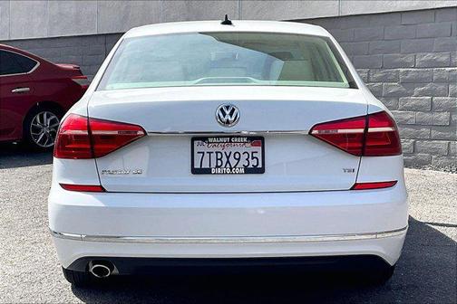 Pure White 2016 Volkswagen Passat 1.8T SE