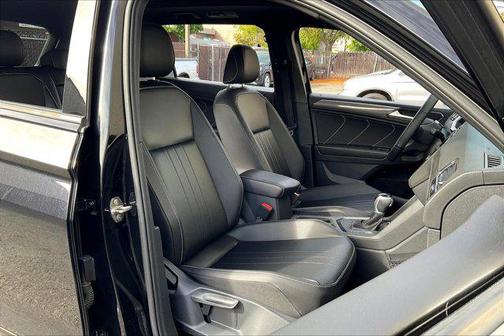 2022 Volkswagen Tiguan 2.0T SE R-Line Black
