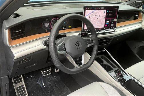 2026 Volkswagen Tiguan 2.0T SEL R-Line 4MOTION