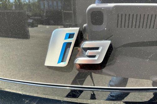 Fluid Black w/ BMW i Blue Highlight 2016 BMW i3 Base