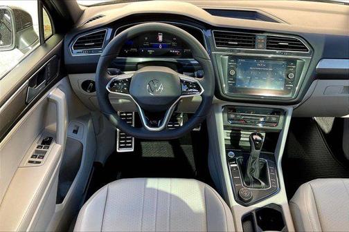 2022 Volkswagen Tiguan 2.0T SE R-Line Black 4MOTION